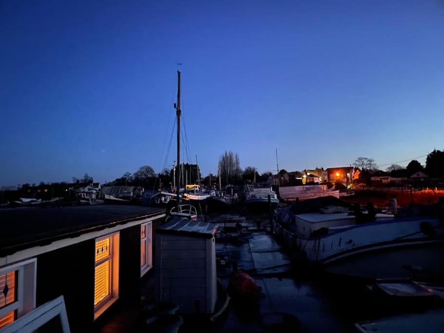 Toosey Lass - St Osyth Creek Saint Osyth Exteriör bild
