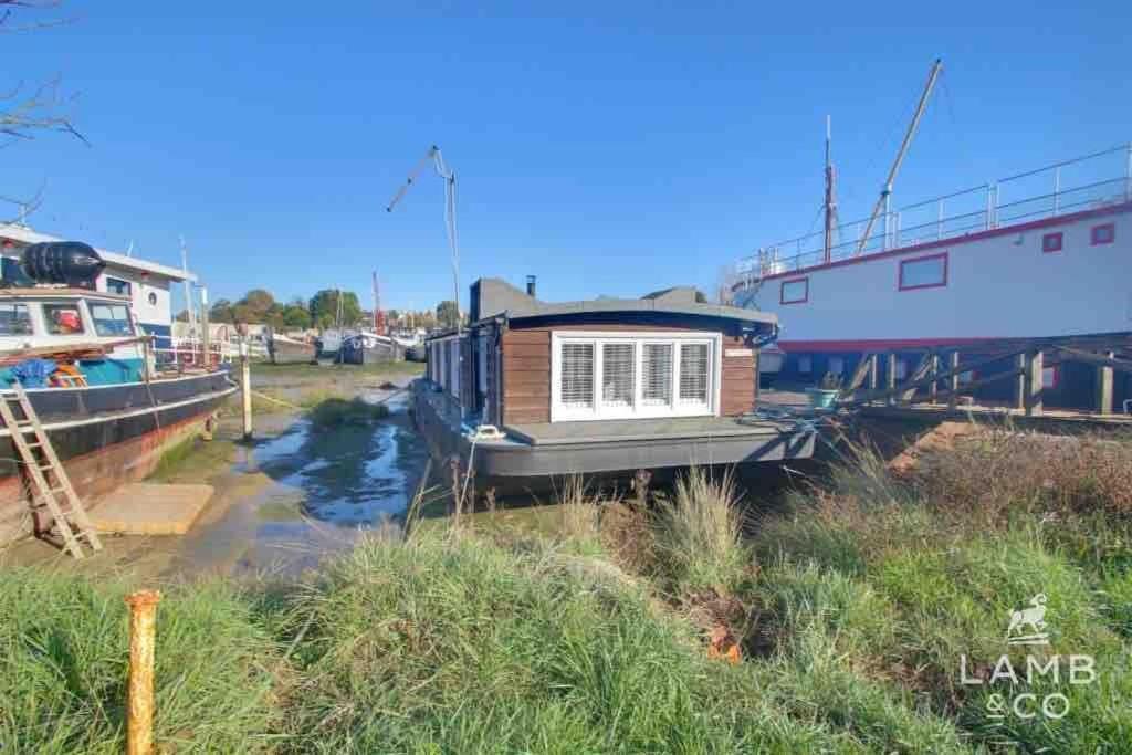 Toosey Lass - St Osyth Creek Saint Osyth Exteriör bild