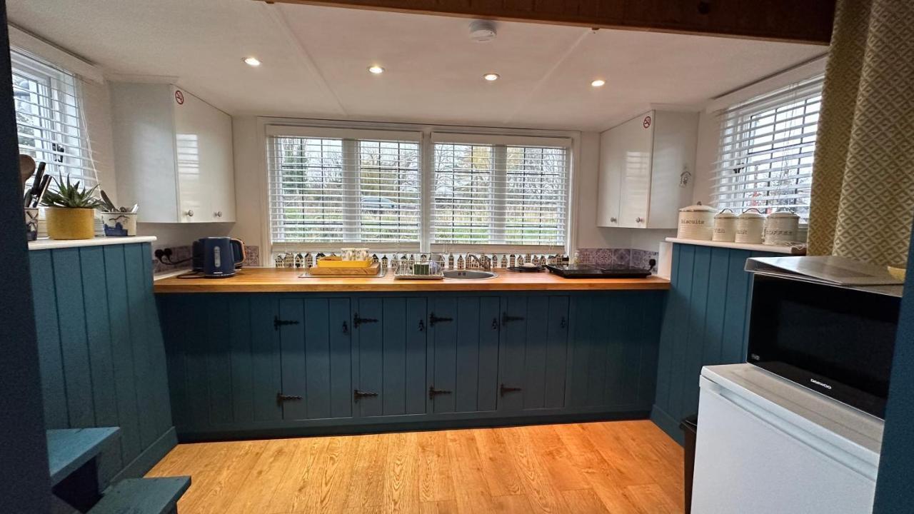 Toosey Lass - St Osyth Creek Saint Osyth Exteriör bild